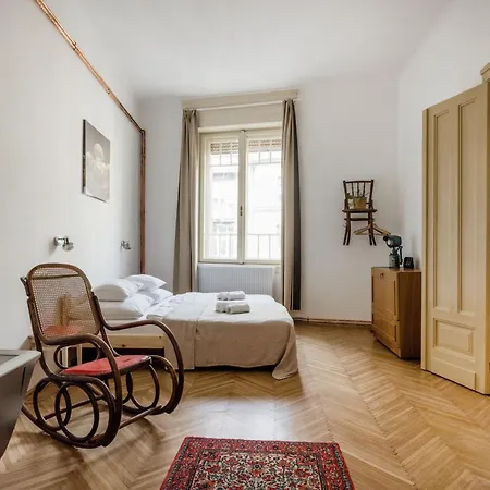 Budapestayz - Baross Appartamento *